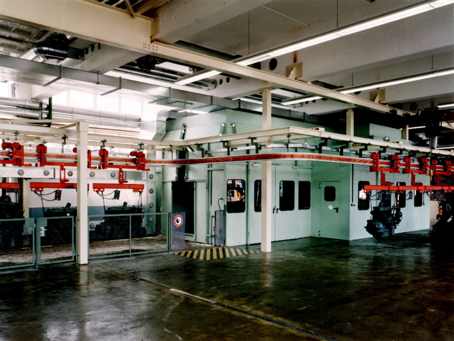 Lackierkabine für LKW-Motoren mit Unterflurfarbauswaschungssystem